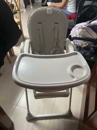 Trona de bebé color gris