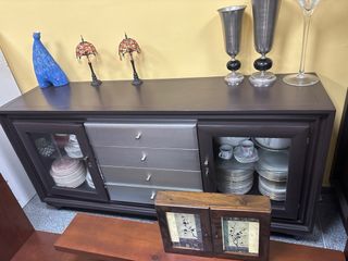 Muebles de madera en liquidación