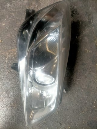 Faro Opel Insignia 1ZT009631