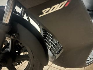 Kymco Superdink 300i Maxi Scooter Negra/Gris