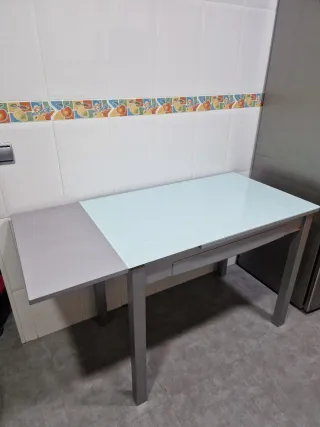 Mesa de cocina cristal, metal y madera gris