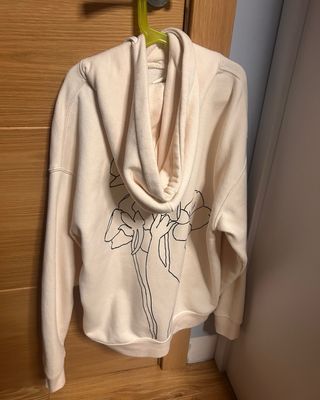 Sudadera beige con capucha