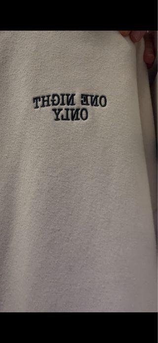 Sudadera beige con capucha