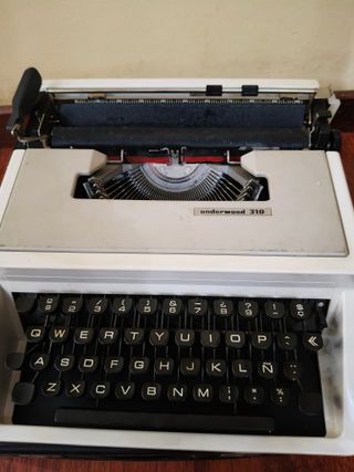 Máquina de escribir Underwood 310