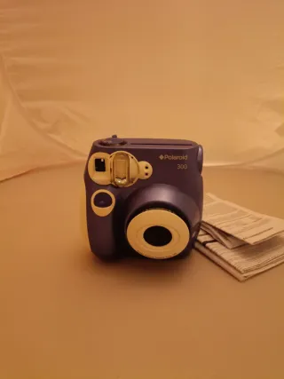 Cámara Instantánea Polaroid 300 Morado
