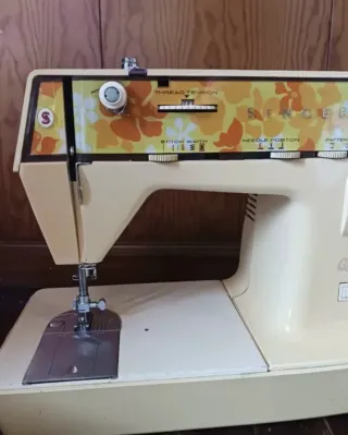 Máquina de coser Singer vintage floral