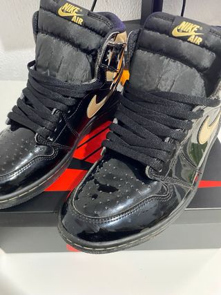 Jordan 1 Retro High black metallic gold (2020)