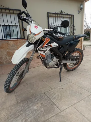 Moto Rieju MRT 125 Enduro Naranja/Blanca