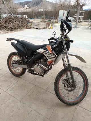Moto Rieju MRT 125 Enduro Naranja/Blanca