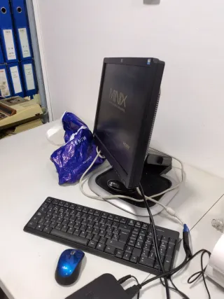 Pc MINIX +pantalla+teclado+raton PC Completo Negro