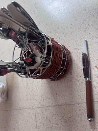 Cubertería mango madera y soporte