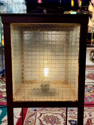 Lámpara estilo brutalista para exterior