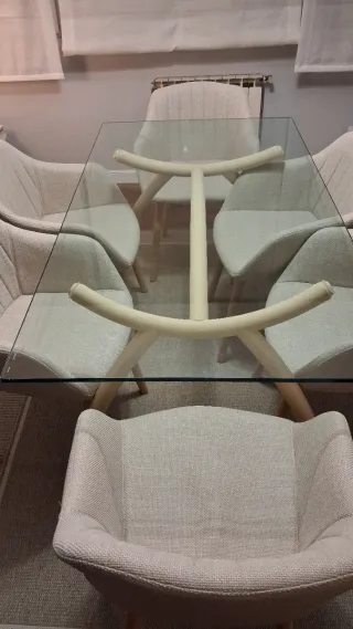 Mesa de salón de cristal