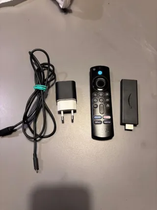 Samsung 32” Full HD + Fire TV Stick 4K