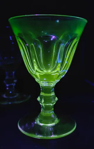 Set 4 Copas Licor - Cristal Uranio Tallado