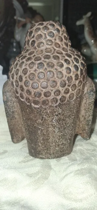 Testa di Buddha in pietra