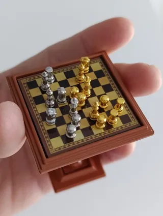 Ajedrez para casa de muñecas