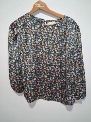 Blusa H&M floral Talla S