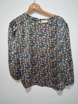 Blusa H&M floral Talla S