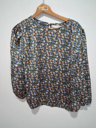 Blusa H&M floral Talla S