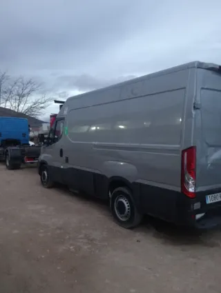 Iveco Daily 2018 furgón isotermo etiqueta ECO