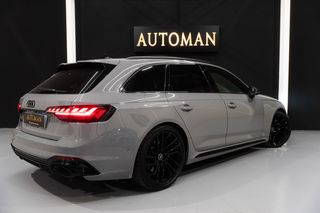 AUDI RS4 AVANT QUATTRO
