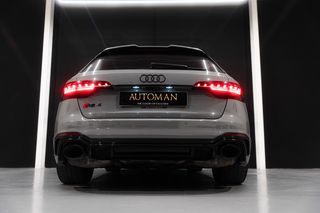 AUDI RS4 AVANT QUATTRO