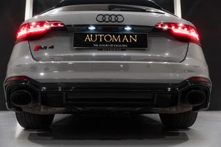 AUDI RS4 AVANT QUATTRO