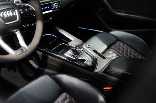 AUDI RS4 AVANT QUATTRO