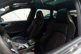 AUDI RS4 AVANT QUATTRO