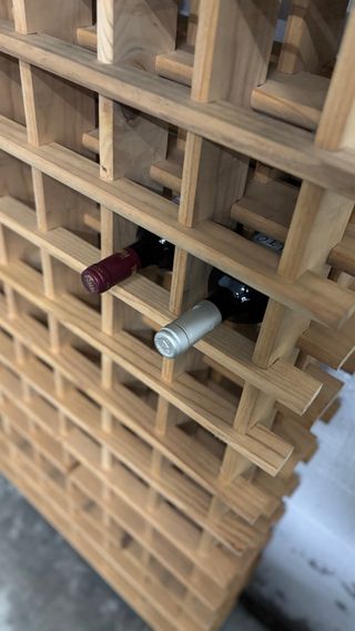 Botellero de madera para 169 botellas