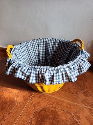 Cesta ,cistell , vímet, ropa, minbre,mimbre