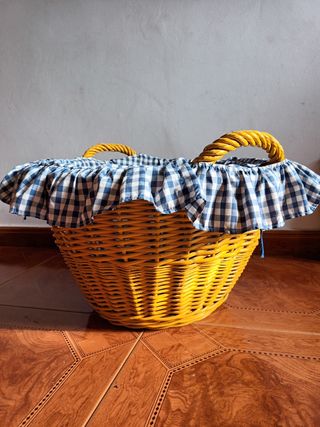 Cesta ,cistell , vímet, ropa, minbre,mimbre