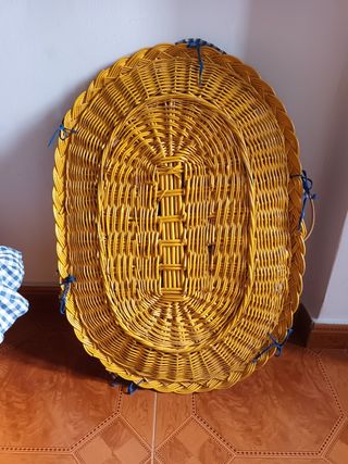 Cesta ,cistell , vímet, ropa, minbre,mimbre