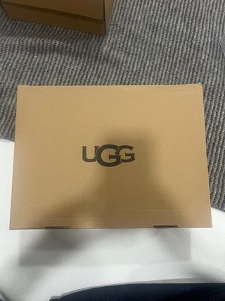 Botas UGG Classic Mini Platform Castanhas