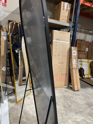 Espejo de pie diseño moderno