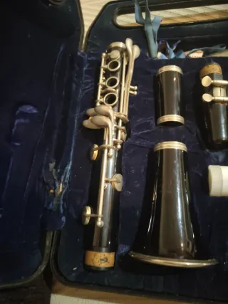 Escucho ofertas - Clarinete Yamaha YCL24 con funda