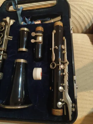 Escucho ofertas - Clarinete Yamaha YCL24 con funda