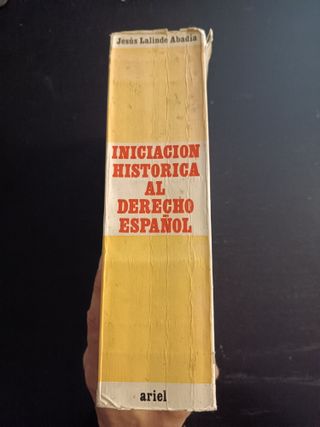 Iniciación histórica al derecho español - Jesús La