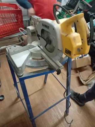 Sierra ingletadora DeWalt