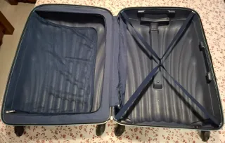 Maleta plateada grande con diseño