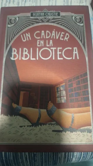 Un cadáver en la biblioteca
