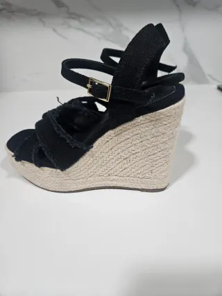 Sandalias negras Stradivarius