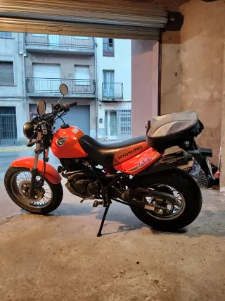 Hyosung Karion 125 Naranja