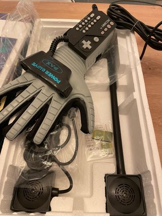 Power Glove PAX Famicom Nintendo
