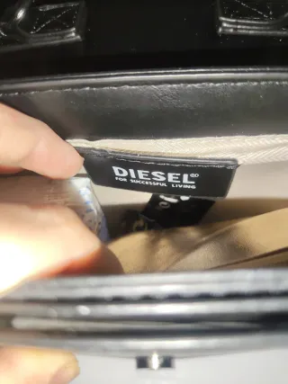 Bolso Diesel Negro y Dorado