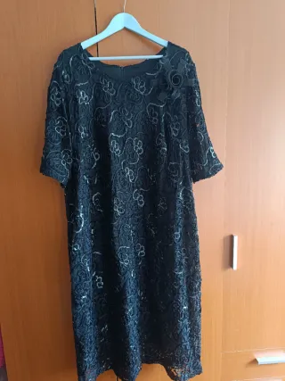 Vestido negro encaje floral