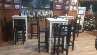 Taburetes altos madera. Sillas baratas, Mesas