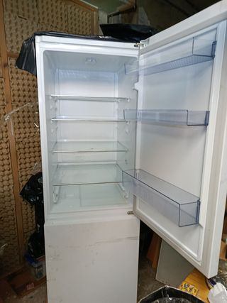 Nevera Beko NO FROST 2 años uso