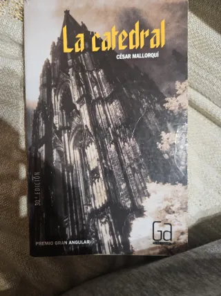 La catedral (Gran Angular) (Spanish Edition)
